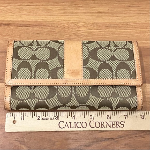 COACH Signature Jacquard Brown Canvas on Natural Leather Continental Wallet - Picture 6 of 14